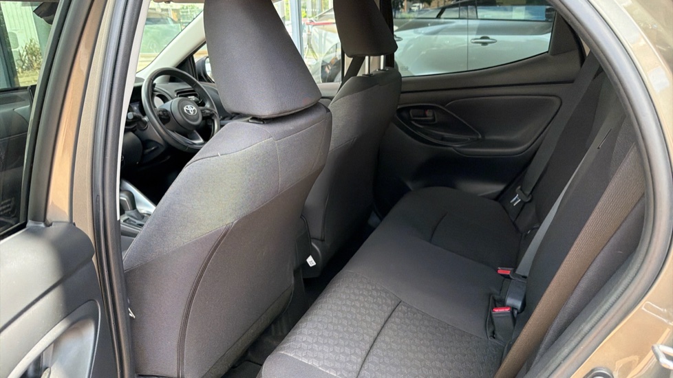 Toyota Yaris 1.5 Hybrid Design 5dr CVT Hybrid Hatchback - Image 15