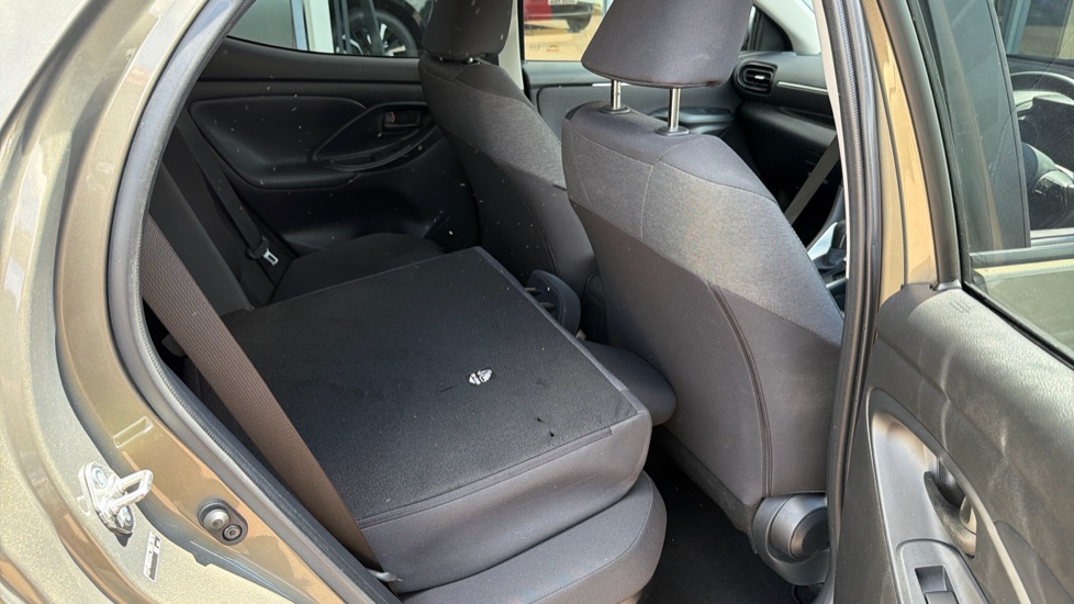 Toyota Yaris 1.5 Hybrid Design 5dr CVT Hybrid Hatchback - Image 18