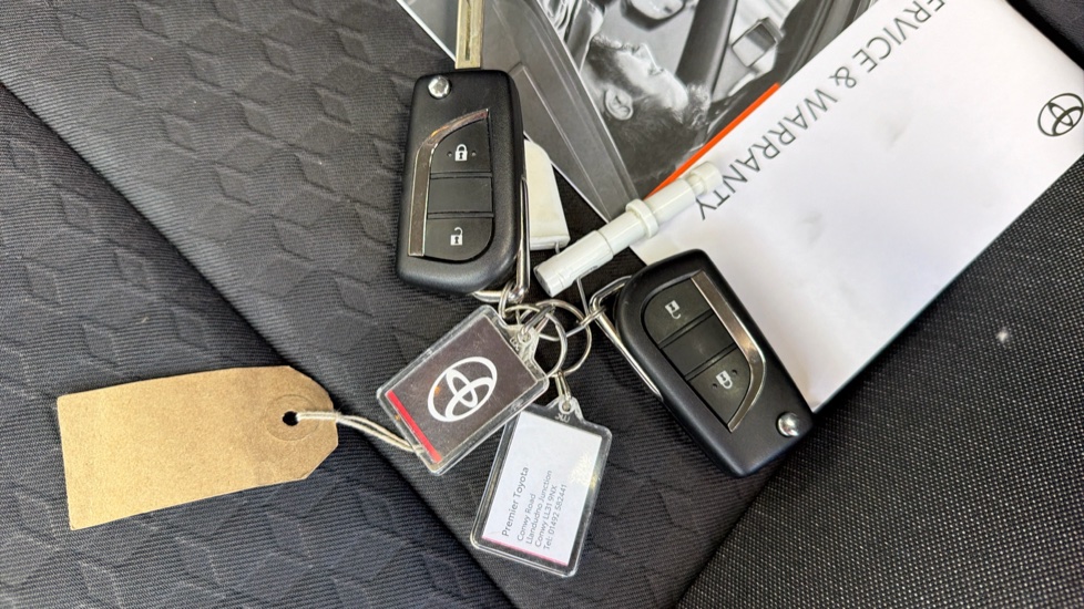 Toyota Yaris 1.5 Hybrid Design 5dr CVT Hybrid Hatchback - Image 28