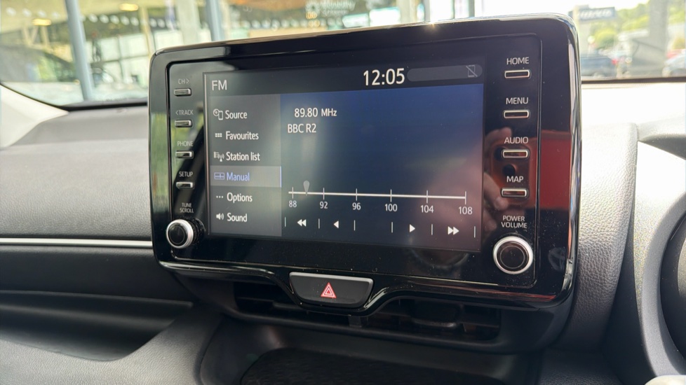 Toyota Yaris 1.5 Hybrid Design 5dr CVT Hybrid Hatchback - Image 32