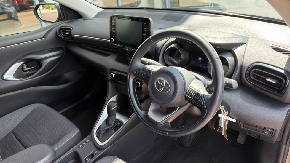 Toyota Yaris 1.5 Hybrid Design 5dr CVT Hybrid Hatchback - Image 34