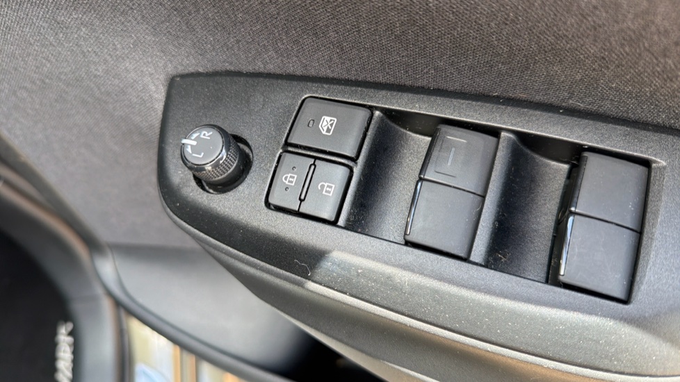 Toyota Yaris 1.5 Hybrid Design 5dr CVT Hybrid Hatchback - Image 35