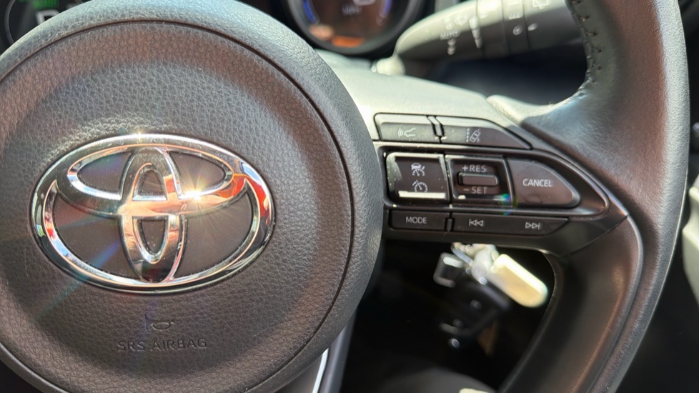 Toyota Yaris 1.5 Hybrid Design 5dr CVT Hybrid Hatchback - Image 37
