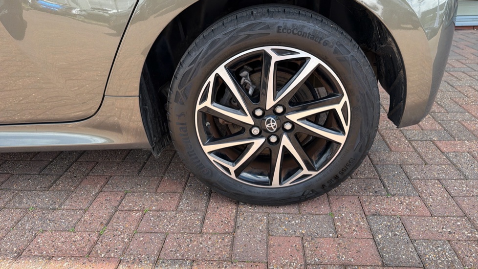 Toyota Yaris 1.5 Hybrid Design 5dr CVT Hybrid Hatchback - Image 43