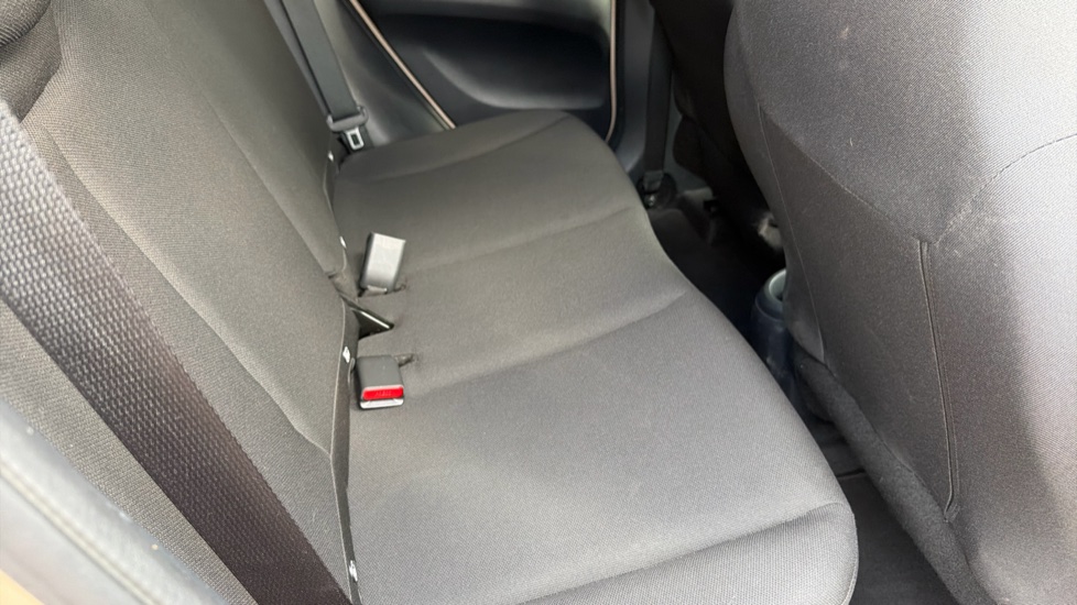 Toyota Aygo X 1.0 VVT-i Edge 5dr Auto Petrol Hatchback - Image 17