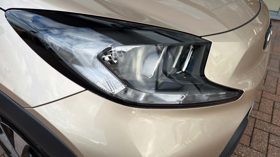 Toyota Aygo X 1.0 VVT-i Edge 5dr Auto Petrol Hatchback - Image 20