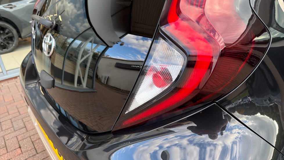 Toyota Aygo X 1.0 VVT-i Edge 5dr Auto Petrol Hatchback - Image 21