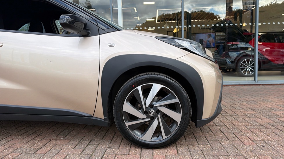 Toyota Aygo X 1.0 VVT-i Edge 5dr Auto Petrol Hatchback - Image 25
