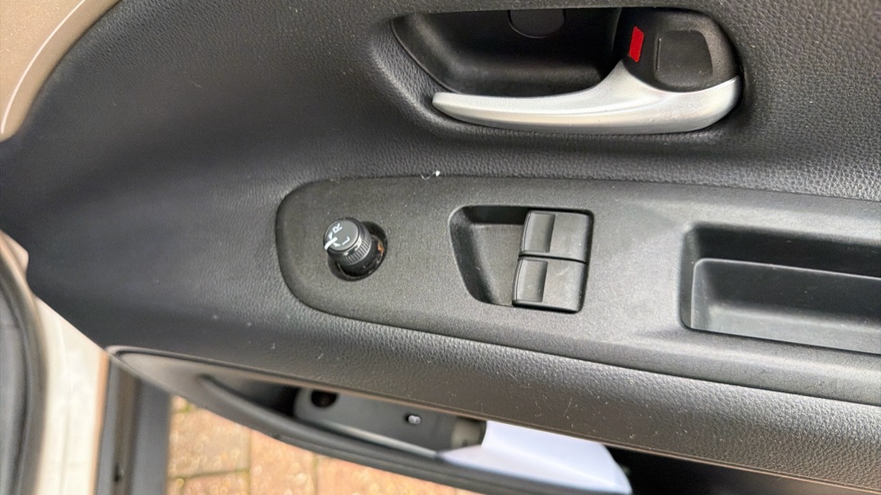 Toyota Aygo X 1.0 VVT-i Edge 5dr Auto Petrol Hatchback - Image 35