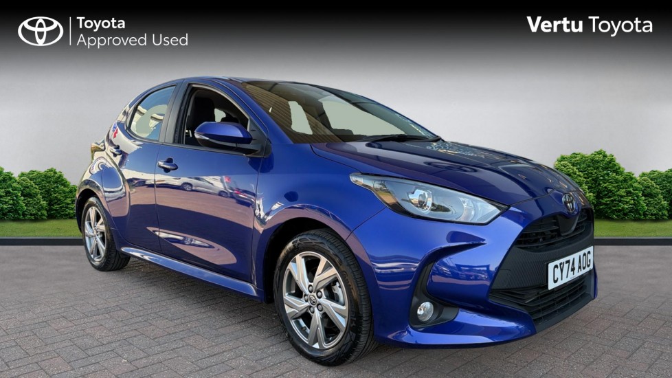 Toyota Yaris 1.5 Hybrid Icon 5dr CVT Hybrid Hatchback - Image 1