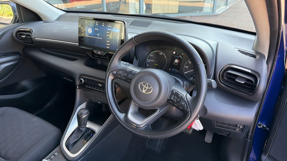Toyota Yaris 1.5 Hybrid Icon 5dr CVT Hybrid Hatchback - Image 6