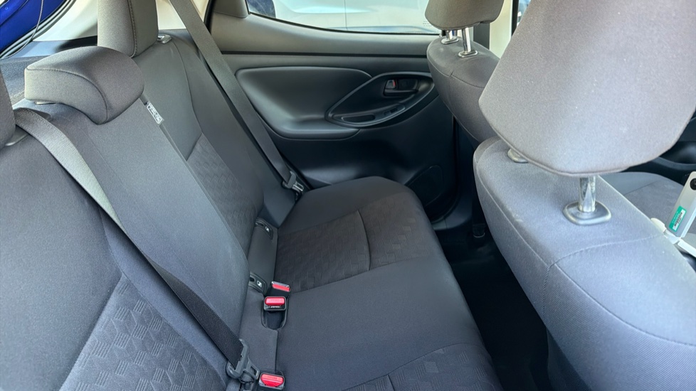 Toyota Yaris 1.5 Hybrid Icon 5dr CVT Hybrid Hatchback - Image 8