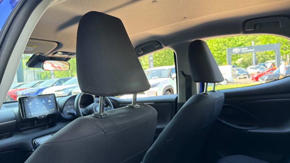 Toyota Yaris 1.5 Hybrid Icon 5dr CVT Hybrid Hatchback - Image 19