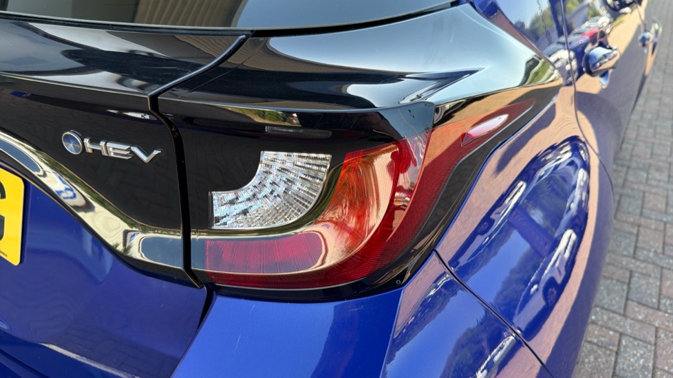 Toyota Yaris 1.5 Hybrid Icon 5dr CVT Hybrid Hatchback - Image 21