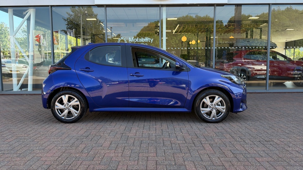 Toyota Yaris 1.5 Hybrid Icon 5dr CVT Hybrid Hatchback - Image 23