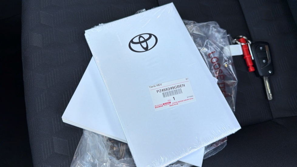 Toyota Yaris 1.5 Hybrid Icon 5dr CVT Hybrid Hatchback - Image 27