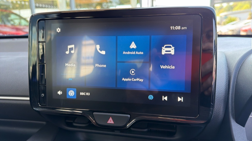 Toyota Yaris 1.5 Hybrid Icon 5dr CVT Hybrid Hatchback - Image 31