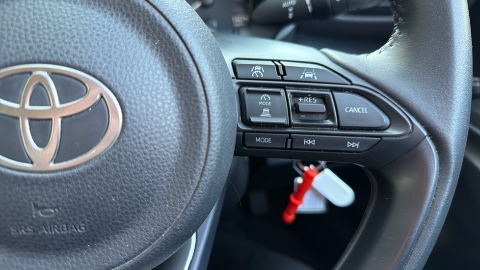 Toyota Yaris 1.5 Hybrid Icon 5dr CVT Hybrid Hatchback - Image 37