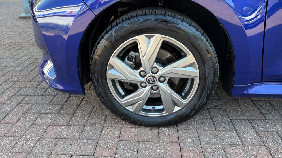 Toyota Yaris 1.5 Hybrid Icon 5dr CVT Hybrid Hatchback - Image 42