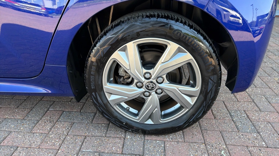 Toyota Yaris 1.5 Hybrid Icon 5dr CVT Hybrid Hatchback - Image 43