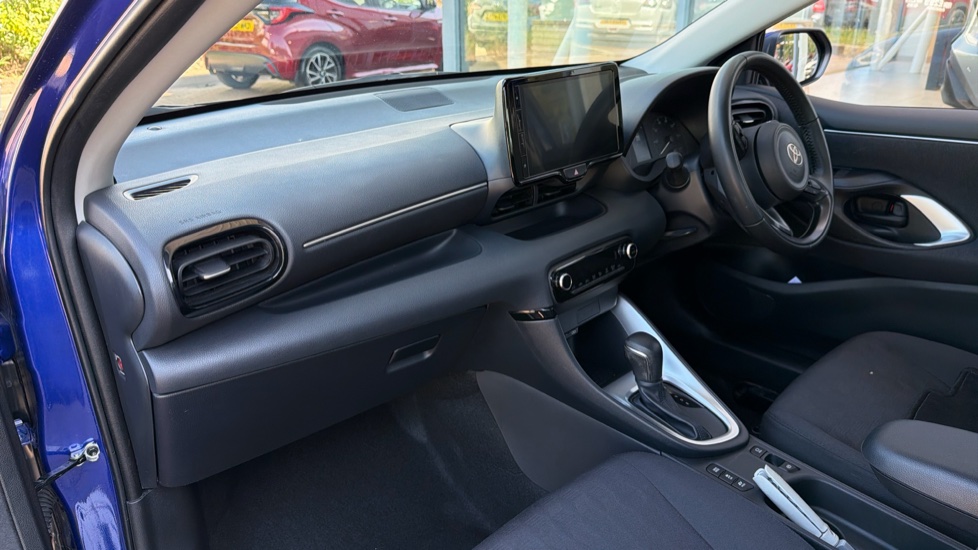 Toyota Yaris 1.5 Hybrid Icon 5dr CVT Hybrid Hatchback - Image 44