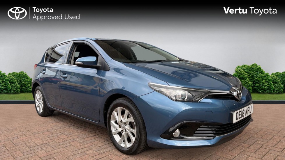 Toyota Auris 1.2T Icon Tech TSS 5dr [Leather] Petrol Hatchback - Image 1