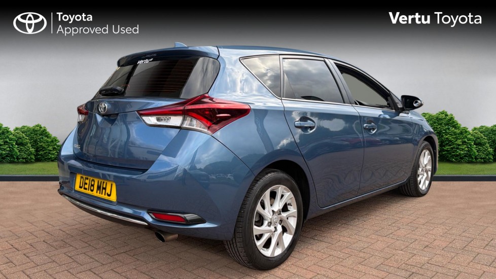 Toyota Auris 1.2T Icon Tech TSS 5dr [Leather] Petrol Hatchback - Image 2