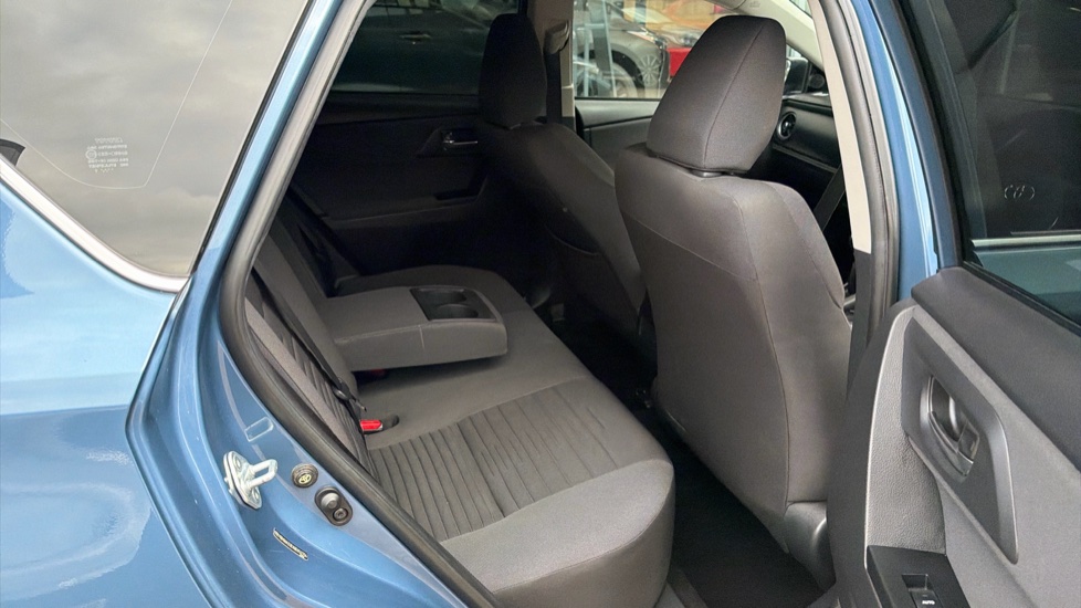 Toyota Auris 1.2T Icon Tech TSS 5dr [Leather] Petrol Hatchback - Image 8