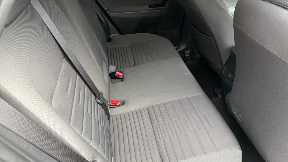 Toyota Auris 1.2T Icon Tech TSS 5dr [Leather] Petrol Hatchback - Image 17
