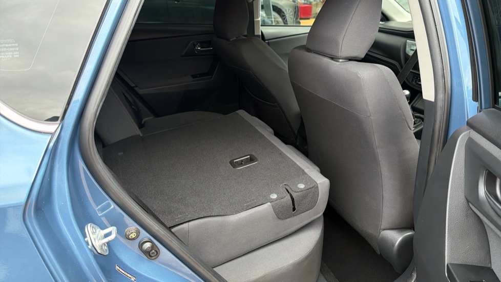 Toyota Auris 1.2T Icon Tech TSS 5dr [Leather] Petrol Hatchback - Image 18