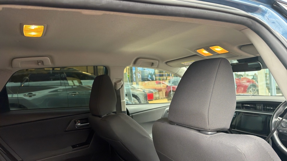Toyota Auris 1.2T Icon Tech TSS 5dr [Leather] Petrol Hatchback - Image 19