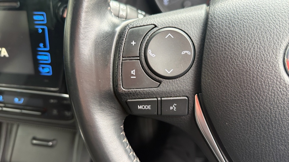 Toyota Auris 1.2T Icon Tech TSS 5dr [Leather] Petrol Hatchback - Image 36