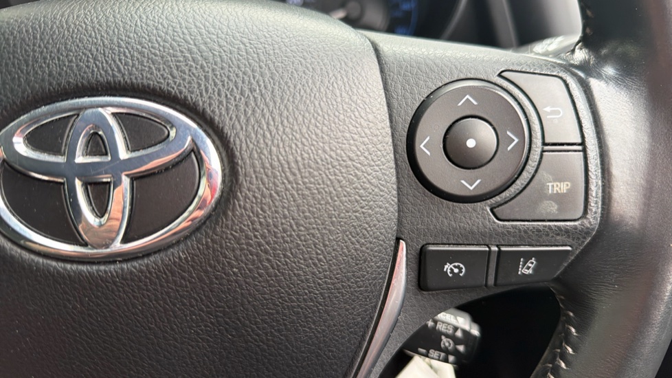 Toyota Auris 1.2T Icon Tech TSS 5dr [Leather] Petrol Hatchback - Image 37