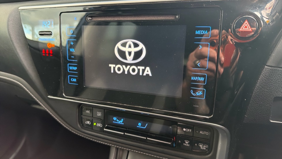 Toyota Auris 1.2T Icon Tech TSS 5dr [Leather] Petrol Hatchback - Image 38
