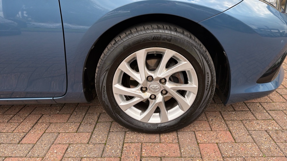 Toyota Auris 1.2T Icon Tech TSS 5dr [Leather] Petrol Hatchback - Image 40