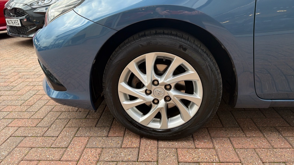 Toyota Auris 1.2T Icon Tech TSS 5dr [Leather] Petrol Hatchback - Image 42