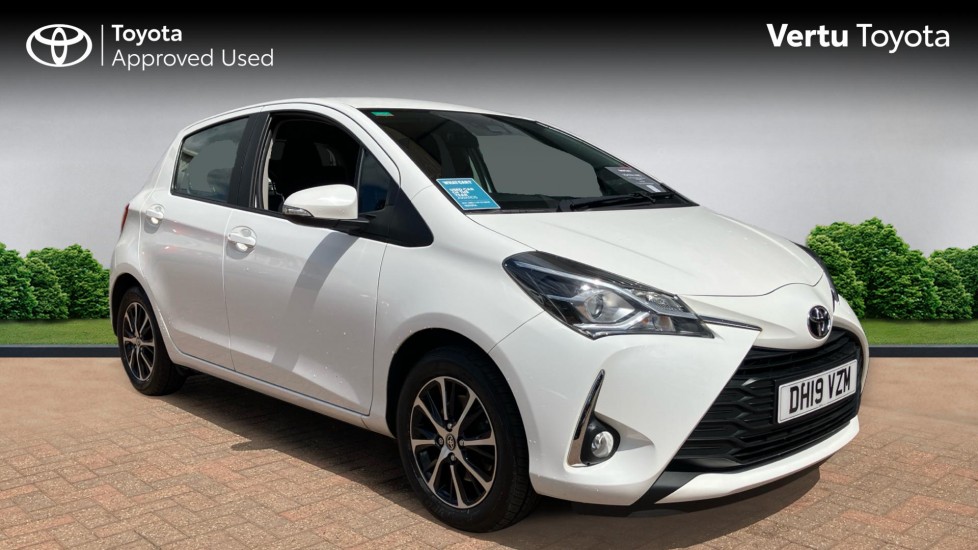 Toyota Yaris 1.5 VVT-i Icon Tech 5dr Petrol Hatchback - Image 1