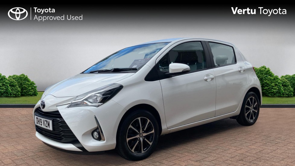 Toyota Yaris 1.5 VVT-i Icon Tech 5dr Petrol Hatchback - Image 3