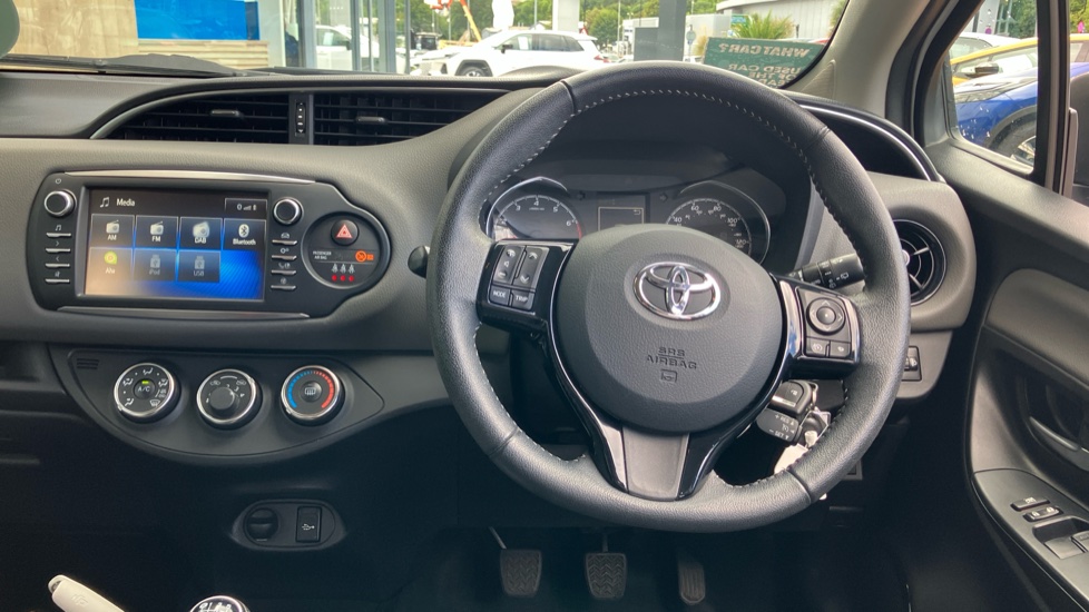Toyota Yaris 1.5 VVT-i Icon Tech 5dr Petrol Hatchback - Image 10