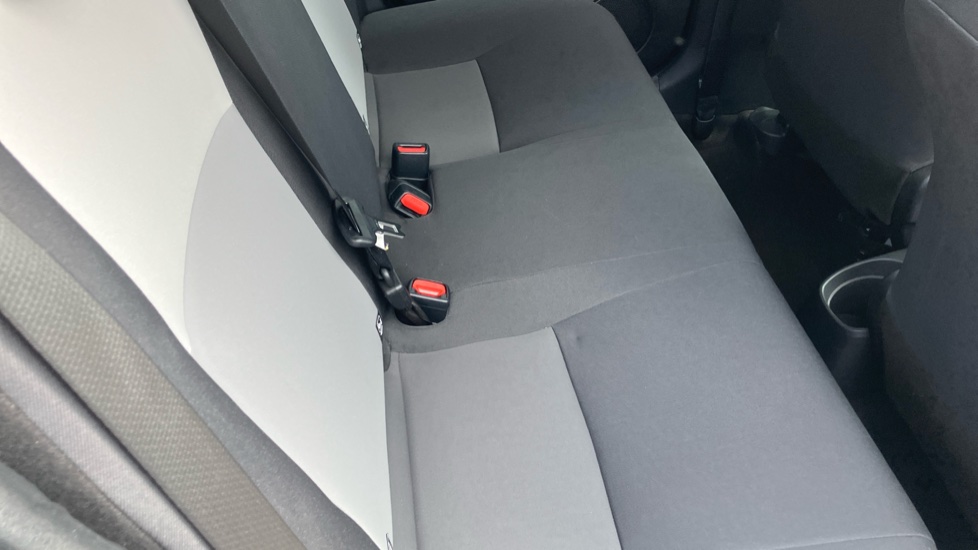 Toyota Yaris 1.5 VVT-i Icon Tech 5dr Petrol Hatchback - Image 17