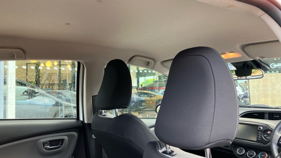 Toyota Yaris 1.5 VVT-i Icon Tech 5dr Petrol Hatchback - Image 19