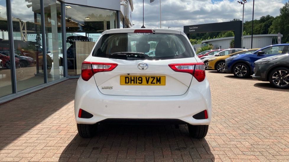 Toyota Yaris 1.5 VVT-i Icon Tech 5dr Petrol Hatchback - Image 26