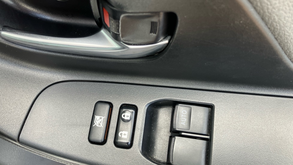 Toyota Yaris 1.5 VVT-i Icon Tech 5dr Petrol Hatchback - Image 35