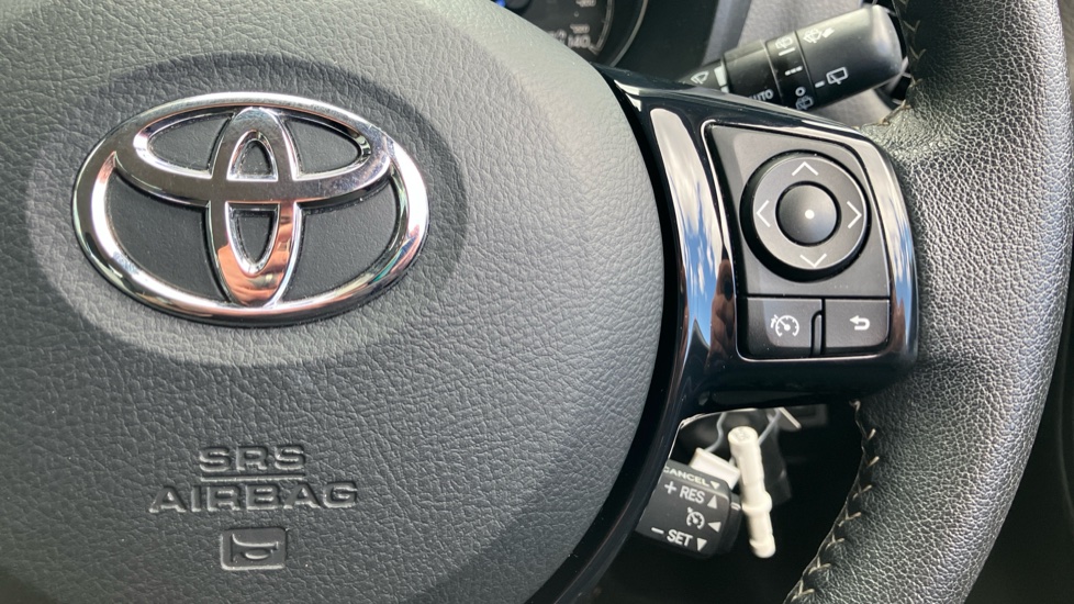 Toyota Yaris 1.5 VVT-i Icon Tech 5dr Petrol Hatchback - Image 37