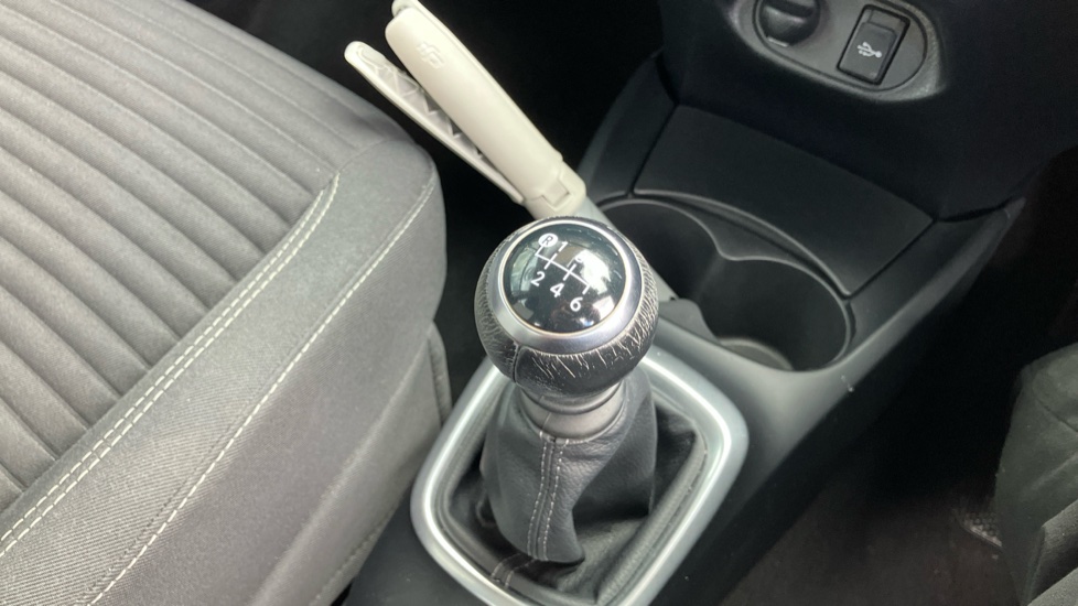 Toyota Yaris 1.5 VVT-i Icon Tech 5dr Petrol Hatchback - Image 39