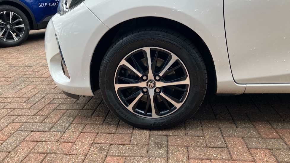 Toyota Yaris 1.5 VVT-i Icon Tech 5dr Petrol Hatchback - Image 42
