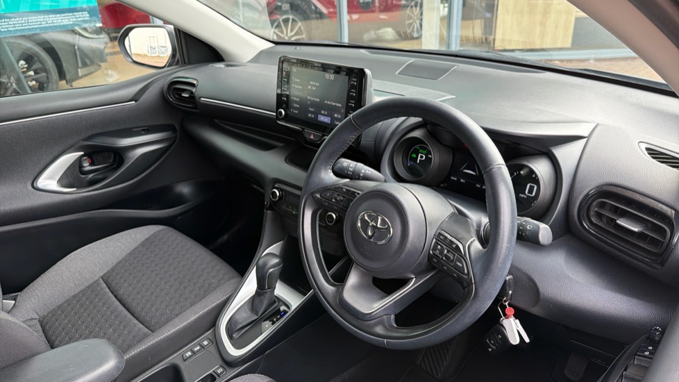 Toyota Yaris 1.5 Hybrid Design 5dr CVT Hybrid Hatchback - Image 6