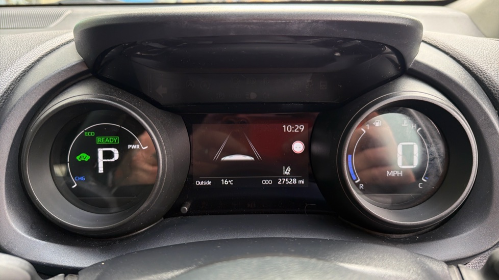 Toyota Yaris 1.5 Hybrid Design 5dr CVT Hybrid Hatchback - Image 11