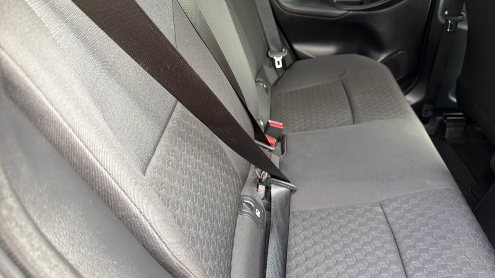 Toyota Yaris 1.5 Hybrid Design 5dr CVT Hybrid Hatchback - Image 14