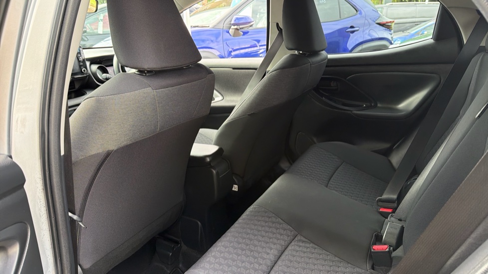 Toyota Yaris 1.5 Hybrid Design 5dr CVT Hybrid Hatchback - Image 15